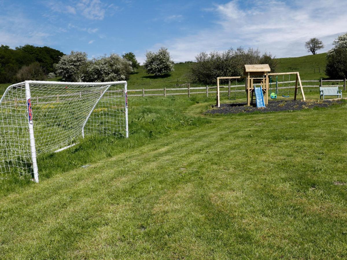 Pastures Barn Villa Leek Bagian luar foto