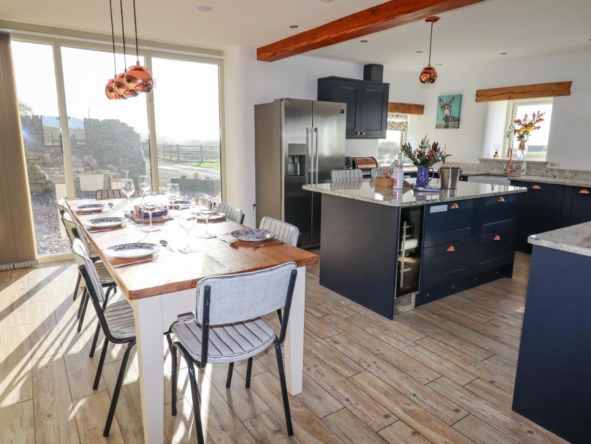 Pastures Barn Villa Leek Bagian luar foto