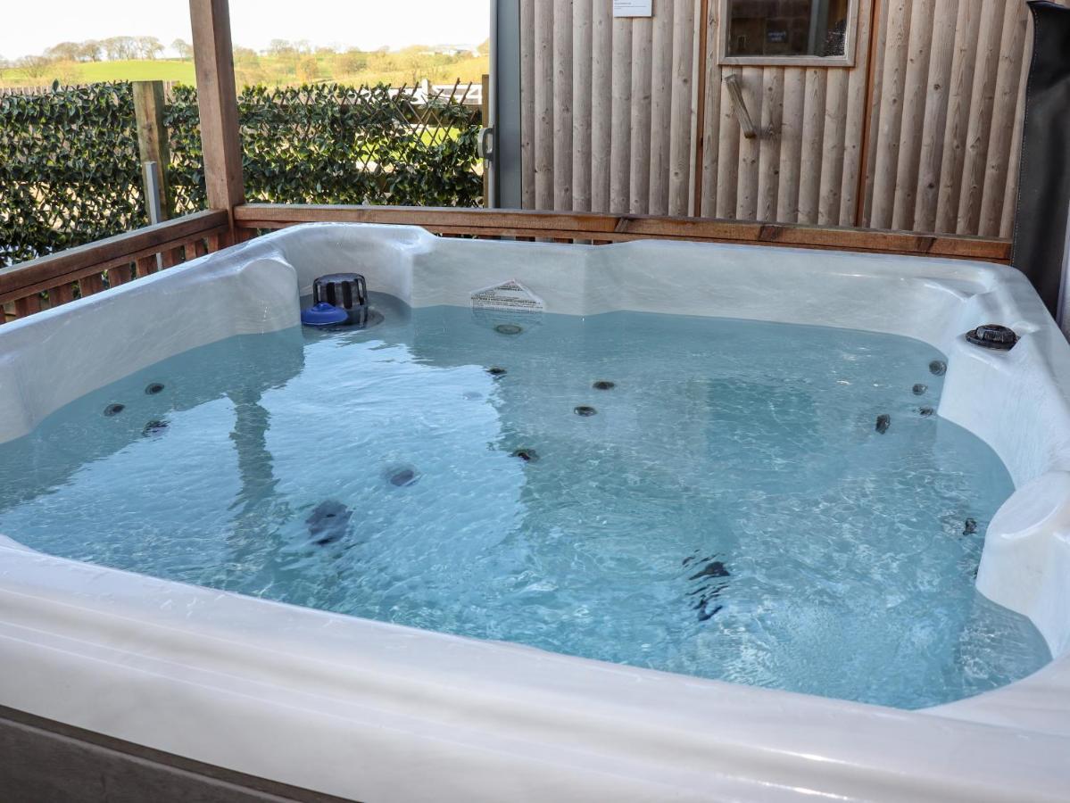 Pastures Barn Villa Leek Bagian luar foto