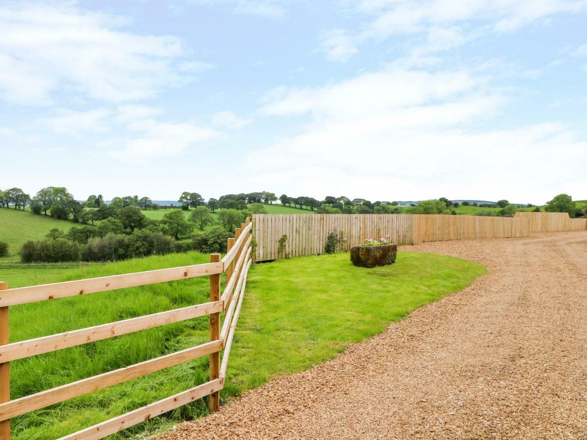 Pastures Barn Villa Leek Bagian luar foto